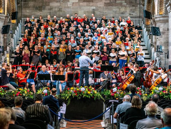The Festival Chorus and Philharmonia Orchestra rehearsing on stage
